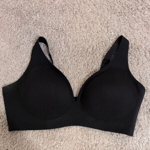 Elegant Black Seamless Bra